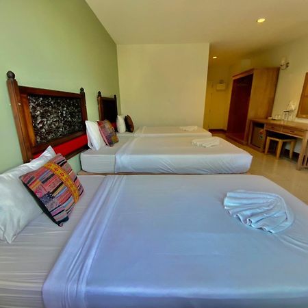 At Ruam Chok Hotel Chiang Mai Exterior foto