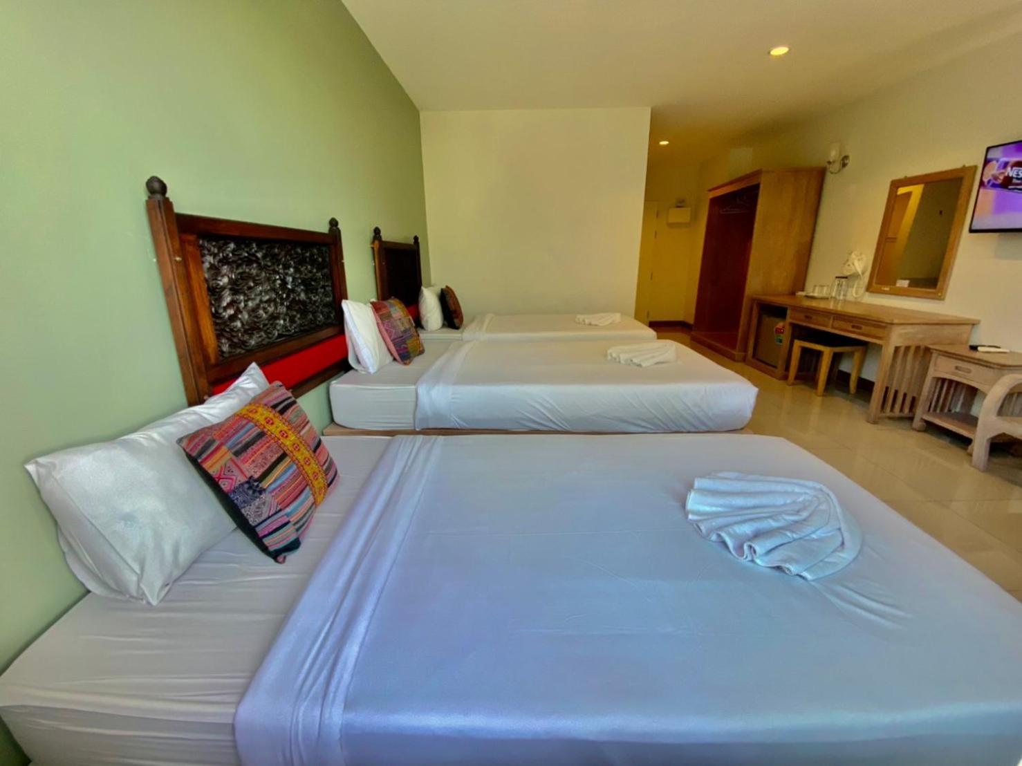 At Ruam Chok Hotel Chiang Mai Exterior foto